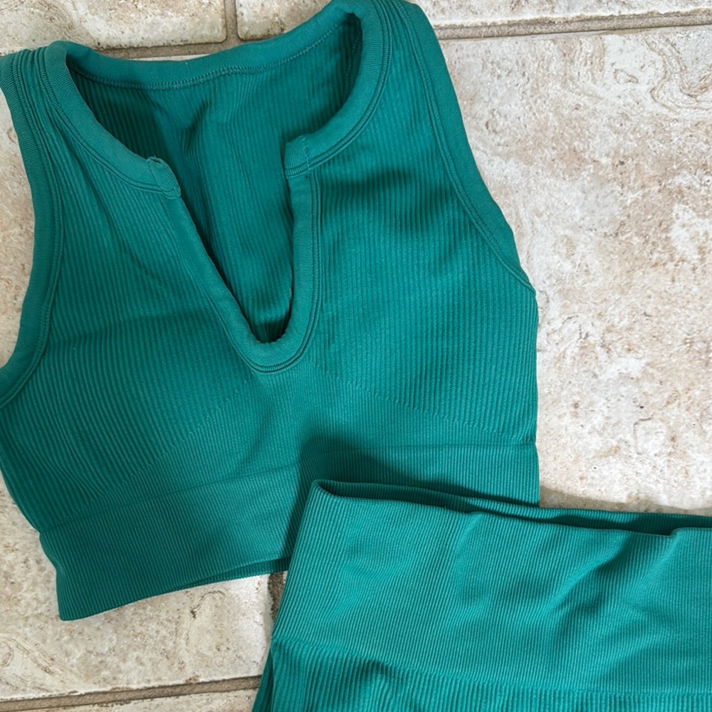 Green Ribbed Workout Set - Picture 2 of 2